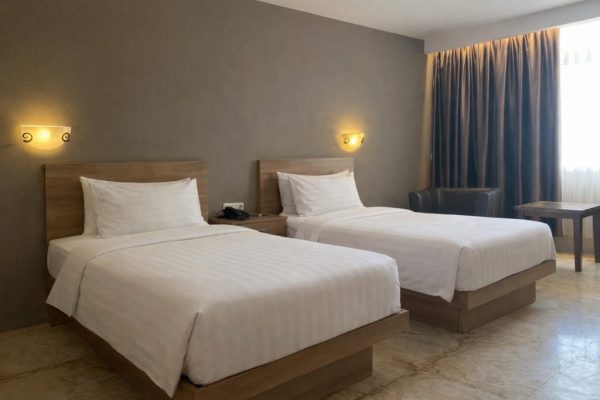 Didukung oleh tim yang ramah dan profesional, kami berkomitmen memberikan pelayanan terbaik dengan standar tinggi agar setiap tamu merasakan kenyamanan sejak pertama datang hingga saat meninggalkan hotel.